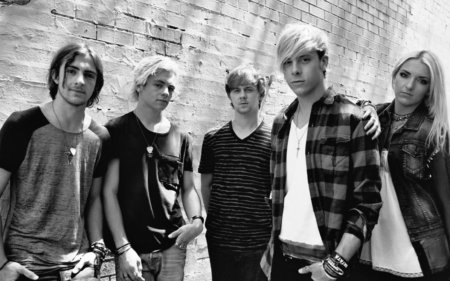 R5's Heart Made Up On You (VR)